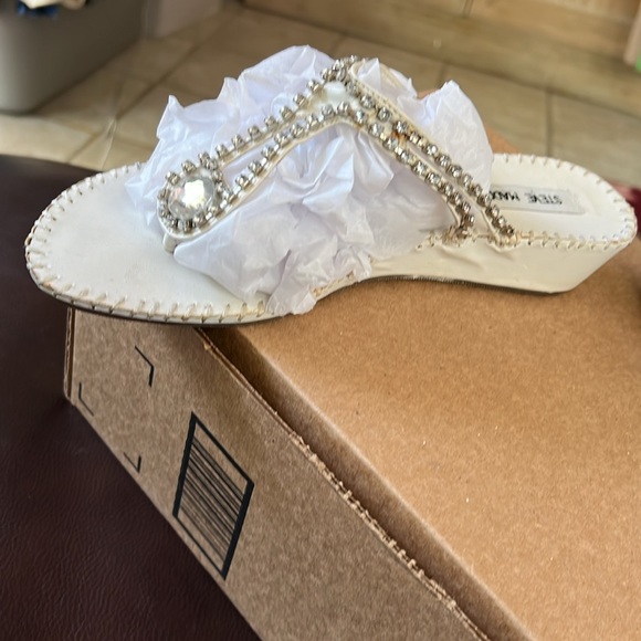 Steve Madden Women’s Rhinestone Thong Slip in Sandals Sz 7 1/2 - Picture 10 of 15